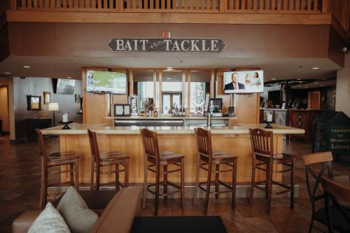 Wildwood Lodge in Pewaukee, USA