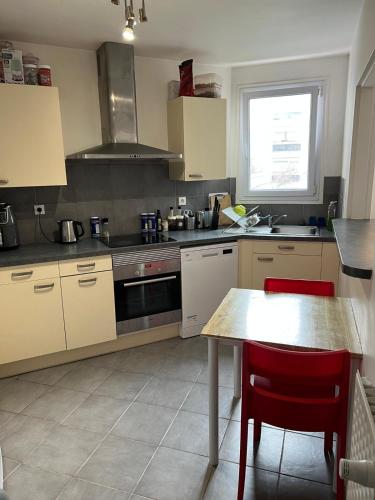 Kitchen, Private Room in a Shared Appartment in Asnieres-sur-Seine