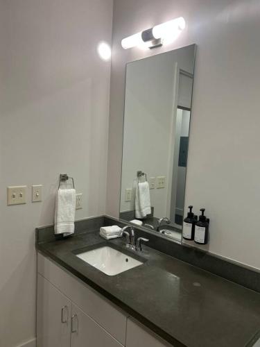Ther Gregory Suite 101 ADA - image 2