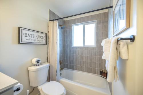 Meeting Place | 6BR Home | Hot Tub & Theater Room - image 5