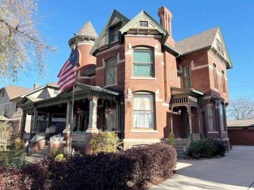 . Large 11BR Council Bluffs Group Home Near Omaha Sleeps 16 Plus
