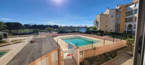 Panoramic 1, Bel appartement familiale avec piscine et parking
