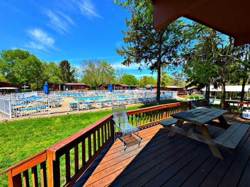 Put-in-Bay Island Club #12 - image 7