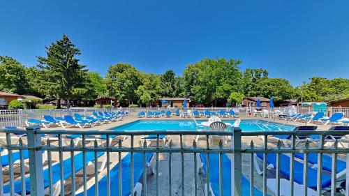 Put-in-Bay Island Club #12 - image 10