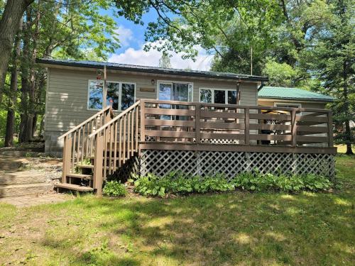 . Cozy 2 Bedroom Cabin