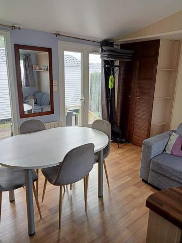Stacaravan familytime nr 2014 Bredene 6p nieuwe plaats rechtstreeks pad zwembad in 布雷德訥