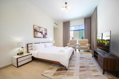 Silk Valley - Al Jurf Luxury 4BR maid's with private pool in Ghantoot