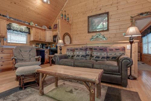 Americana 2 Bedrooms Sleeps 6 View Pool Access Hot Tub Fireplace - image 44