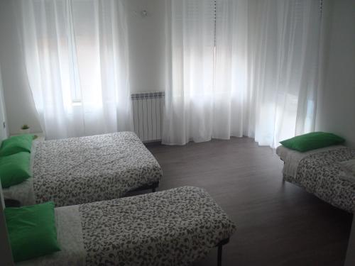 Green Bed Bergamo - image 3
