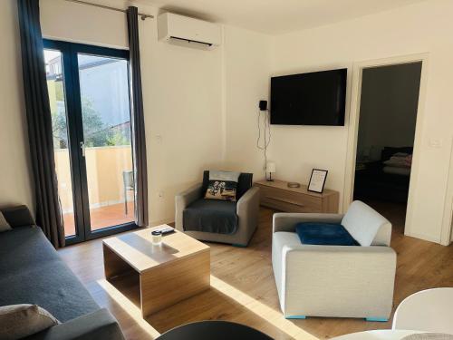2 bedrooms, 3 beds