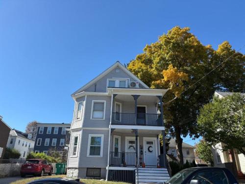 Nearby Historical Attractions • 3BR/1BA • Sleep 7 in 洛厄爾