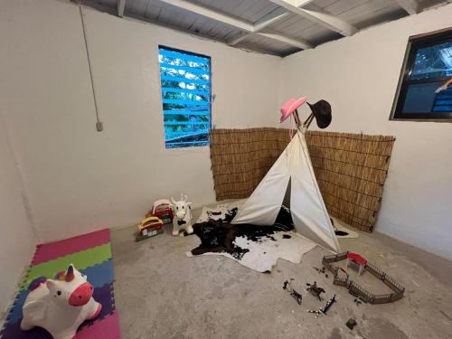 Parque infantil, The Cowboy Cabana -Fire and Glory Ranch in Billy White