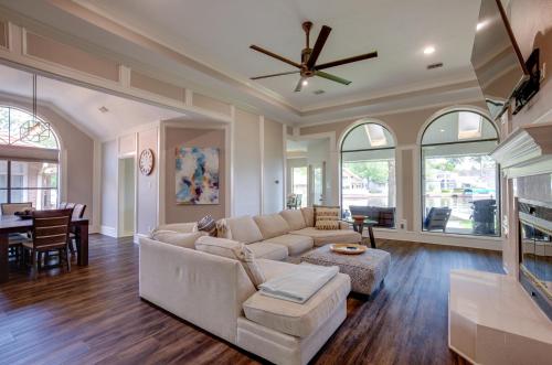 Grills and Boat Dock Comfy Cove on Lake Conroe in Montgomery, USA