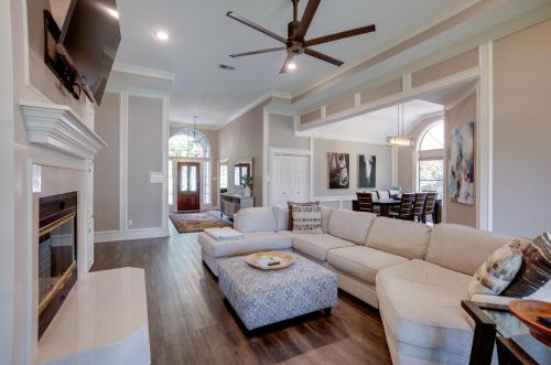 Grills and Boat Dock Comfy Cove on Lake Conroe in Montgomery, USA