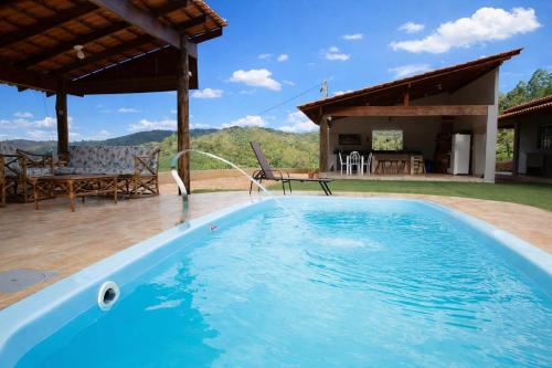 Peldbaseins, Casa de Campo com Vista, Piscina e Churrasqueira in Marechal Floriano