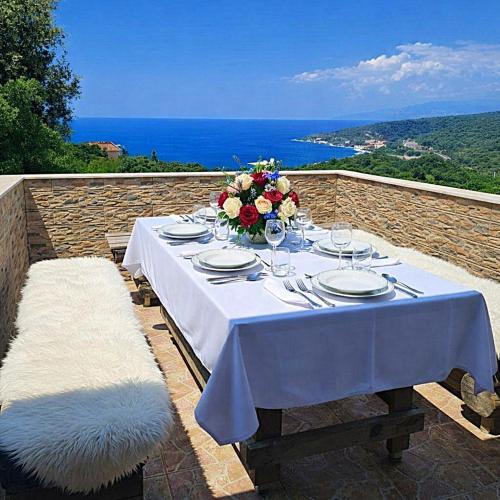 Villa Sea La Vie with Private Pool and Sauna Sea View 5 Bedrooms in Utjeha