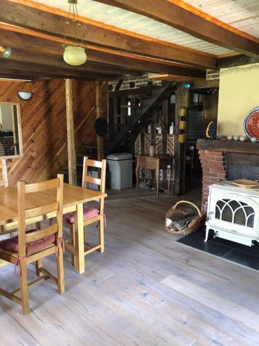 Gîte A l 'Ombre des Acacias (Gite A l 'Ombre des Acacias) in La Chapelle-Saint-Sauveur