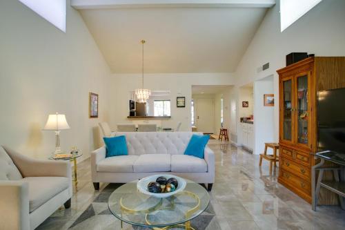 Condo with Pool Access Near Downtown Palm Springs! in Cathedral City, USA