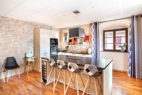 Appartement climatise, 4 suites parentales et grande terrasse in Rouffach