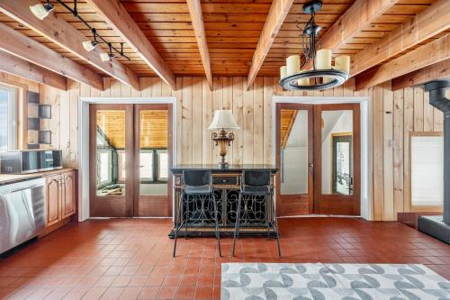 Strathmere Country Retreat in Malakoff (ON)