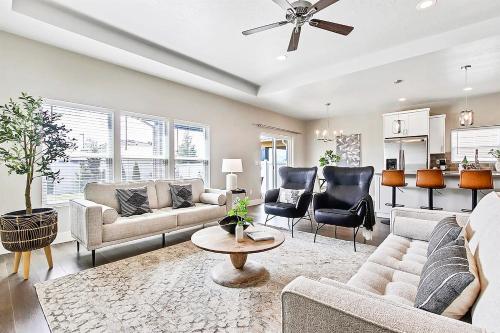 New! Modern & Spotless Home in Central Boise, Meridian