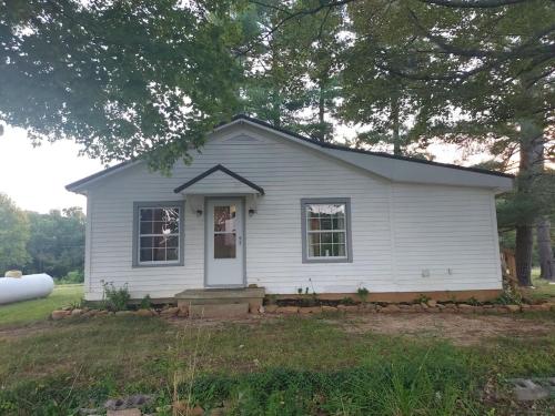 Peaceful Cabin on Rough River in Clarkson (KY)