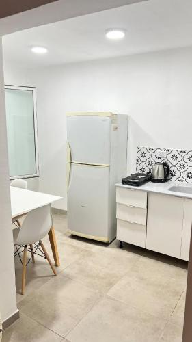 Departamento anexo para 4 con entrada de auto