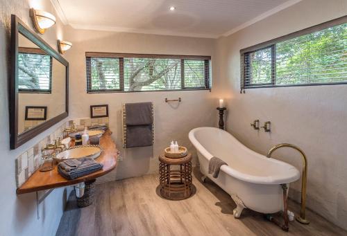 Kariega Game Reserve River Lodge Kariega Game Reserve River Lodge is conveniently located in the popular Kenton-on-Sea area. The hotel offers a wide range of amenities and perks to ensure you have a great time. Service-minded staff w