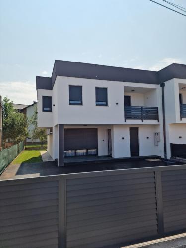 Villa Zenovic 2