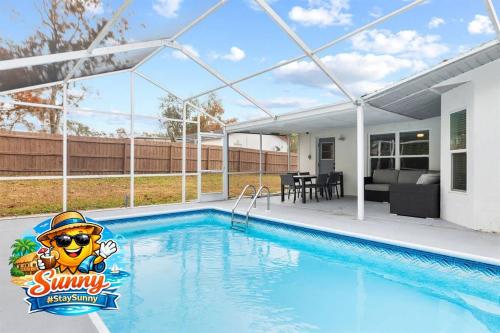 Spring Hill, 4 Bedroom, Pool, Golf Course! in Weeki Wachee (FL)