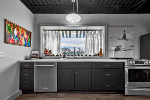 The 418. An 1866 Build with Modern Comforts in Fort Wayne, USA