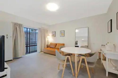 Woy Woy Perfect 3-Bedroom Charming, Beach, Sunny in Woy Woy