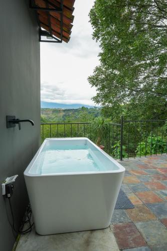 Balcony/terrace, ETM Wellness Private Retreat at San Jose in Brasil