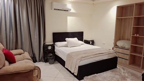 Luxury Apartment El Mohandisen Family only open tree view 10 less for more stay - image 9