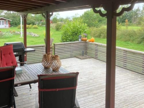 Viesnīcas āriene, 6 person holiday home in LÖTTORP (6 person holiday home in LOTTORP) in Mellböda