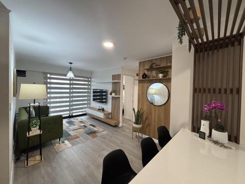 2BR Apartment with Pool near Larcomar