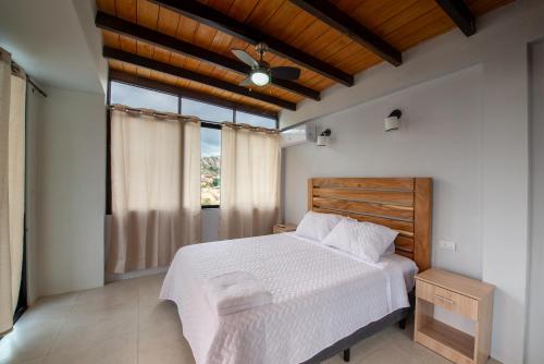 Terramar Beach House Santa Marianita Manta in Santa Marianita