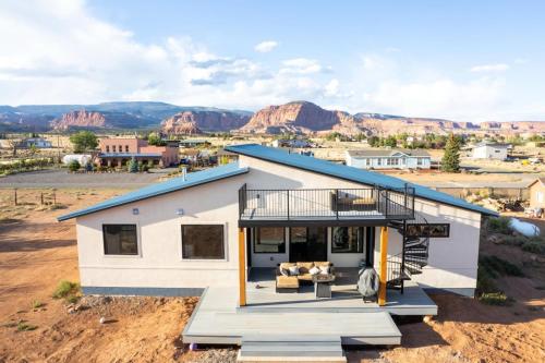 Luxury Modern 4 Bedroom House Near Capitol Reef NP – khách sạn tại Thị trấn Bicknell (UT)
