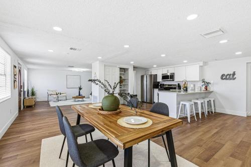 Dream home in Holiday with POOL & SPA and More in Holiday (FL)