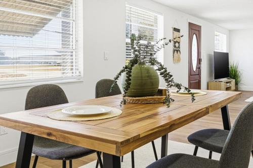 Dream home in Holiday with POOL & SPA and More in Holiday (FL)