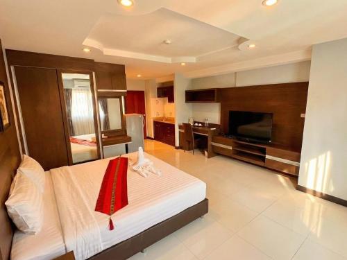 room detail thumbnail 2