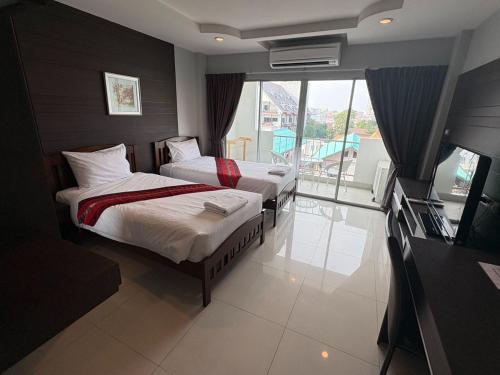 room detail thumbnail 1