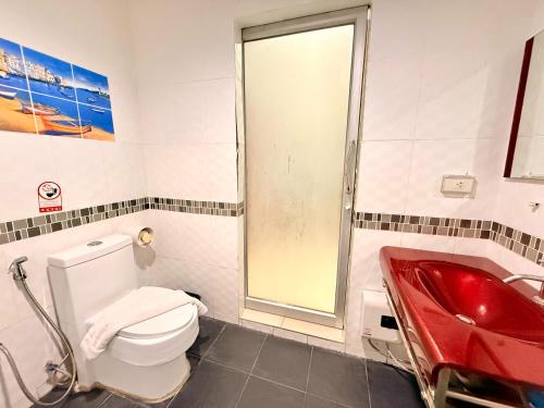 room detail thumbnail 2