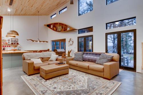 . Private Lakeside cabin in the Heart of Chippewa NF