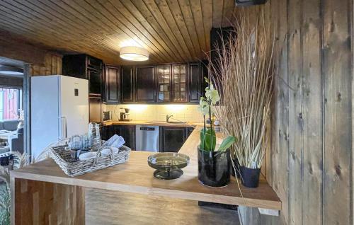 廚房, Lovely Home In Sjusjøen With Sauna in 斯幽斯耶恩