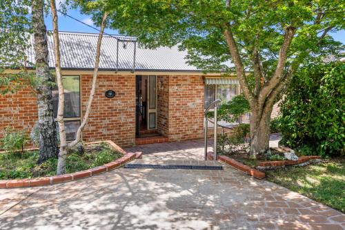 Azimuth - Spacious Family Retreat with City Views in Wentworth Vízesés