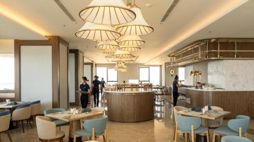 Restauracja, Mandala Cham Bay Imperial Sky Tower Mui Ne in Phan Thiet