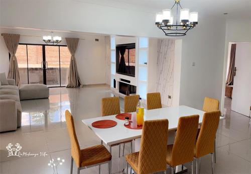 设施服务, Holiday Villa Marondera in 鲁瓦