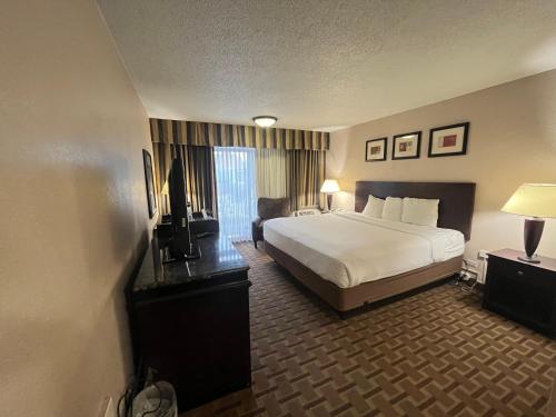 Derby Hotel & Suites in Clarksville (IN)