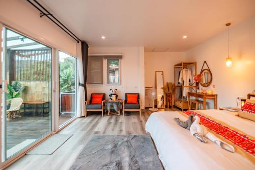 room detail thumbnail 0